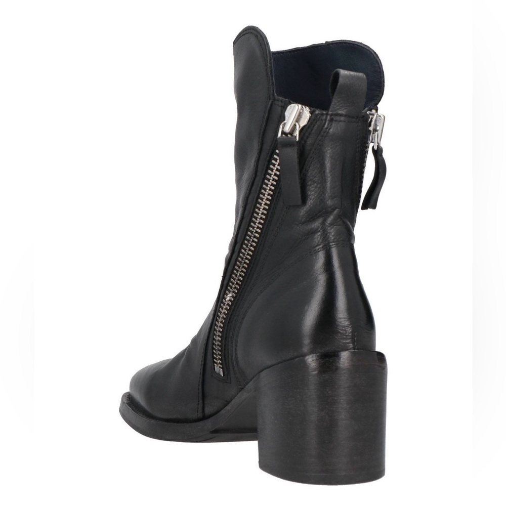 MOMA Black Leather Boots - Picture 2 of 13